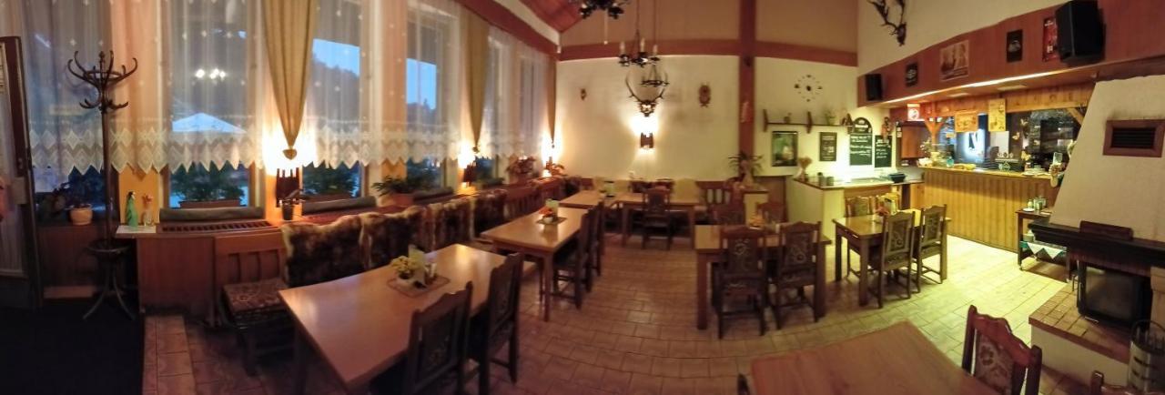 Rodinny "Hotel U Mustku" Desná Esterno foto
