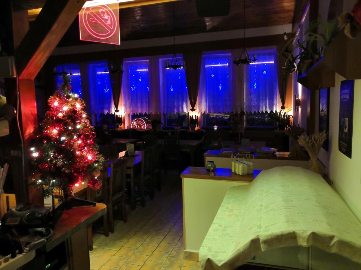 Rodinny "Hotel U Mustku" Desná Esterno foto