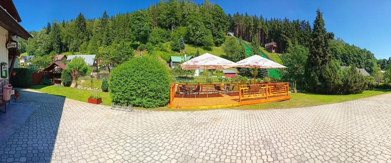 Rodinny "Hotel U Mustku" Desná Esterno foto