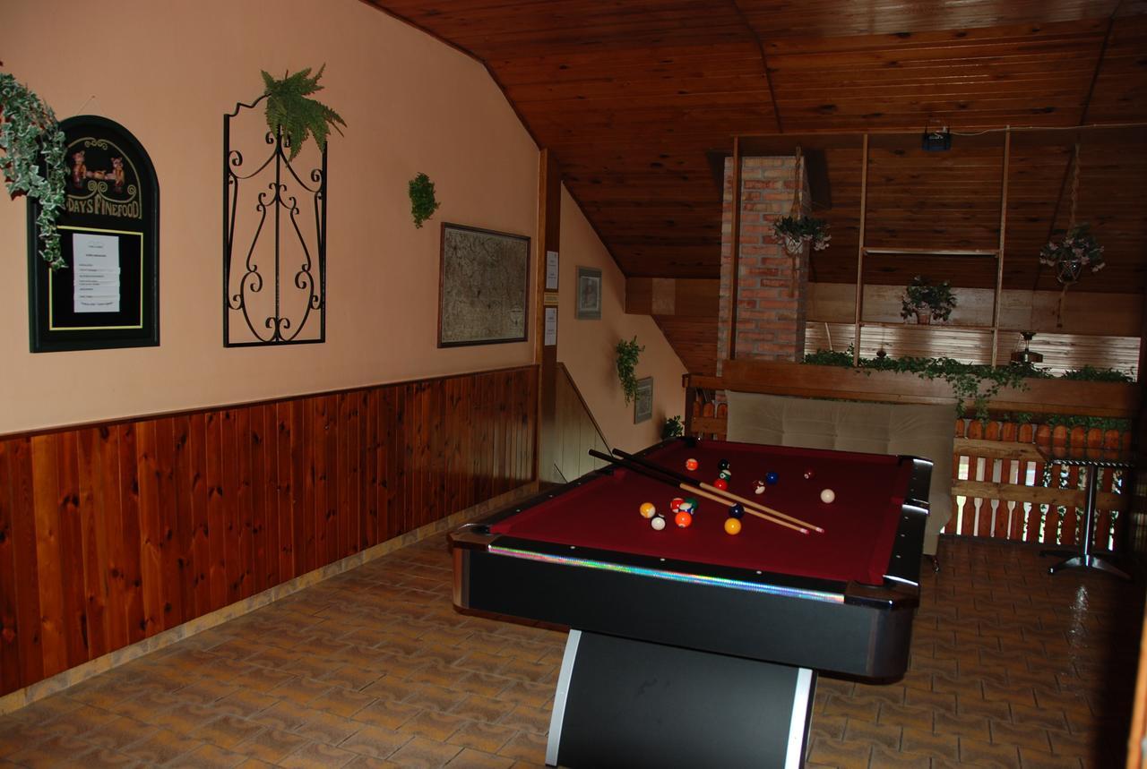 Rodinny "Hotel U Mustku" Desná Esterno foto