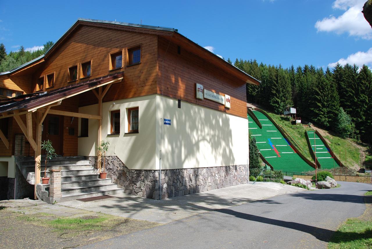 Rodinny "Hotel U Mustku" Desná Esterno foto