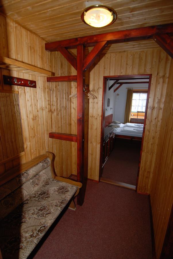 Rodinny "Hotel U Mustku" Desná Esterno foto
