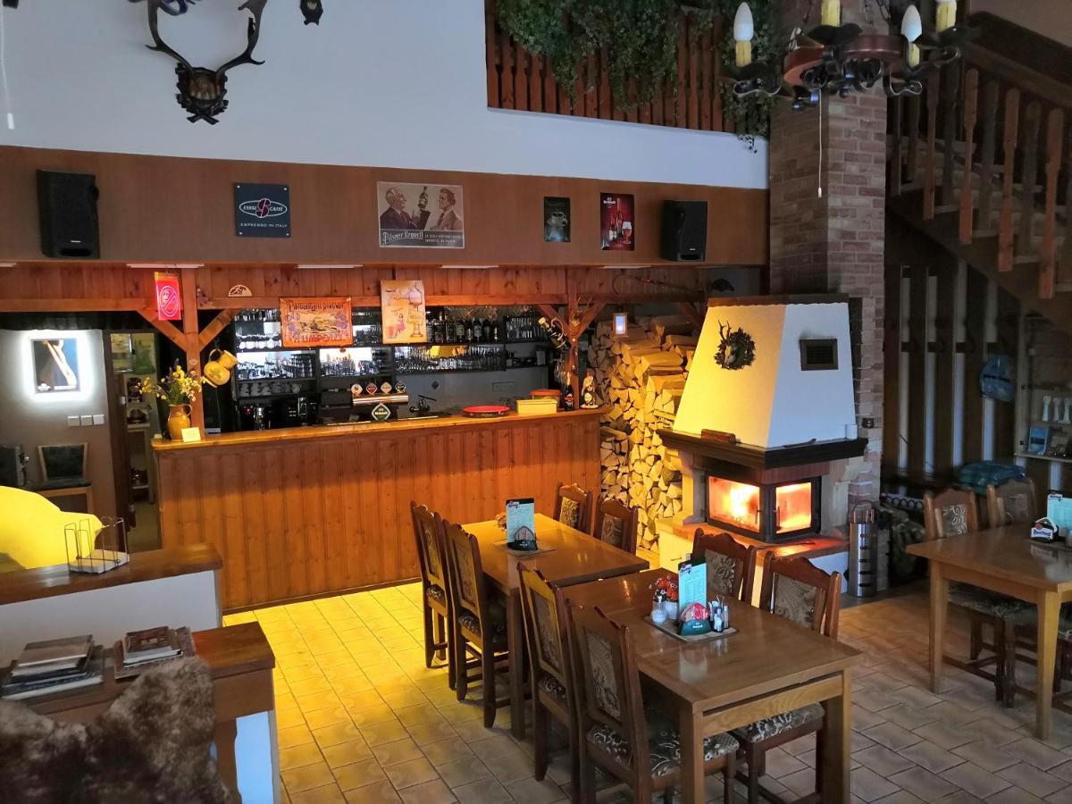 Rodinny "Hotel U Mustku" Desná Esterno foto