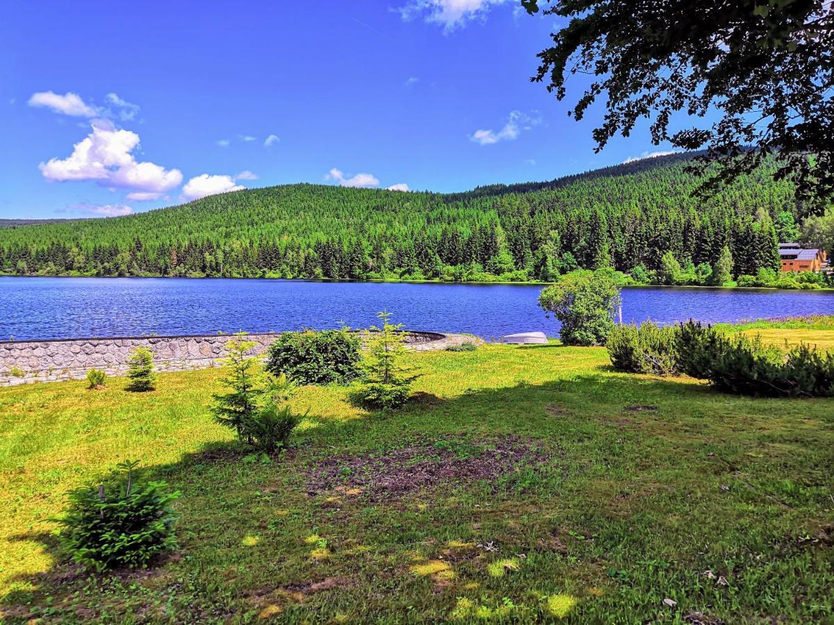 Rodinny "Hotel U Mustku" Desná Esterno foto